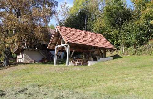 Fraize Apartment | Cozy Chalet Apartment – Pool, Pet Friendly & Family Oriented