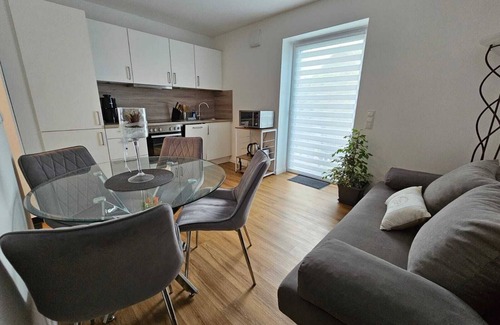 Uetersen Apartment | Modern Apartment Near Uetersen’s Rosarium with Pool & Spa