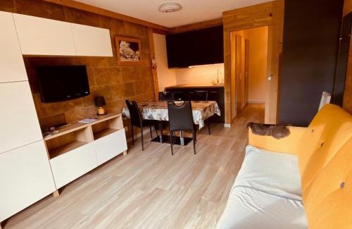 La Clusaz Apartment | Prime La Clusaz Apartment with Balcony & Mountain Views
