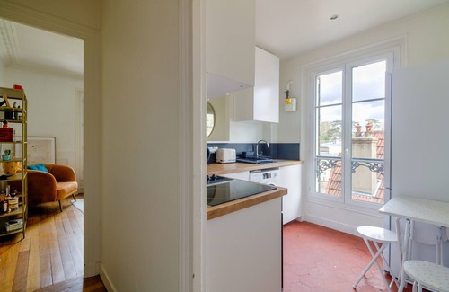 Versailles Apartment | Cozy Appartement Mosta - Welkeys with Spa & Pet-Friendly Stay