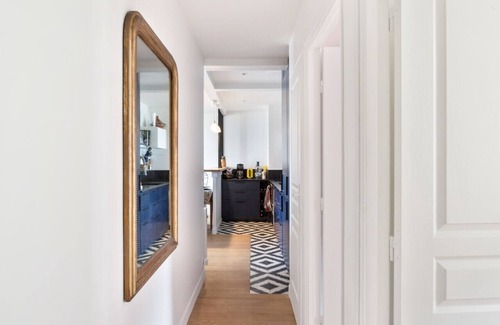 Quartier Saint-Georges Apartment | Ideally Located Apartment near Moulin Rouge with Great Amenities