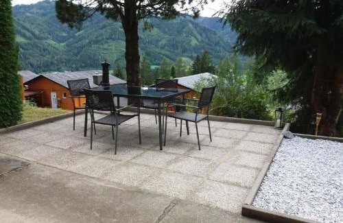 Thaling Apartment | Pet-Friendly Apartment Murtalblick for Family Getaways