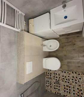 Villargondran Apartment | Modern Apartment in a Family-Friendly Setting