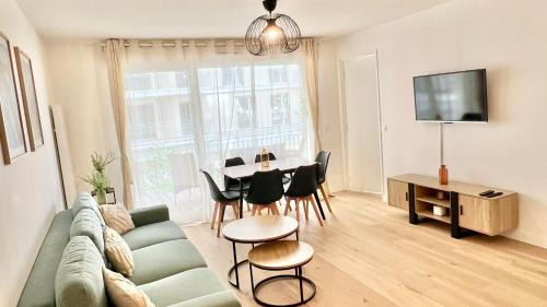 Clichy Apartment | New and Family-Friendly Apartment with Top Guest Ratings