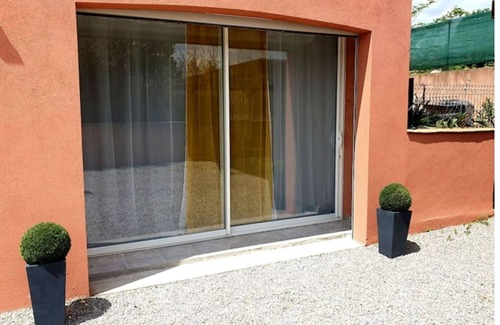 Maraussan Apartment | Modern Fully Equipped Apartment with Top Guest Ratings