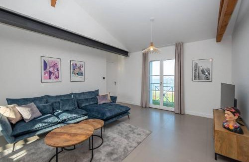 La Flotte Apartment | New Ocean View Apartment in the Heart of La Flotte