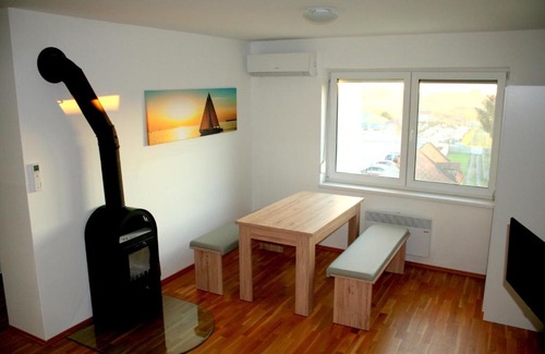 Neusiedl am See Apartment | Modern Appartement Neusiedl am See with Rooftop Terrace