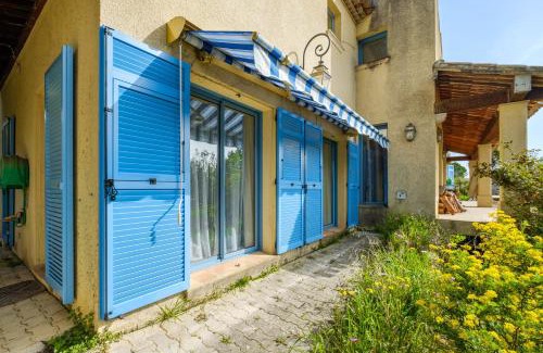 Chateauneuf-Grasse Apartment | Relaxing Appartement Numéro 1 with Inviting Pool Access