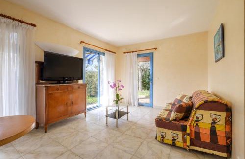 Chateauneuf-Grasse Apartment | Relaxing Appartement Numéro 1 with Inviting Pool Access