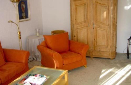 Besenfeld Apartment | Relax at Appartement-Oberwiesenhof with Spa & Pool Access