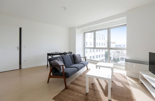 Montrouge Apartment | Tranquil Apartment in Montrouge with Spa and Pet-Friendly Access