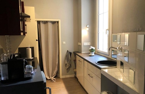 Perigueux Apartment | Historic Appartement Périgueux: Family-Friendly Retreat