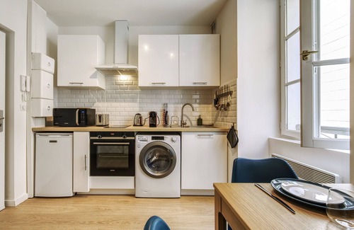Quartier du Panier Apartment | Oceanfront Appartement Panier Caylus - 10/10 Guest Rated