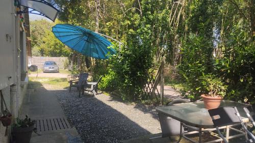 Barsac Apartment | Charming Stay Near Castles - Oceanfront & Pet Friendly