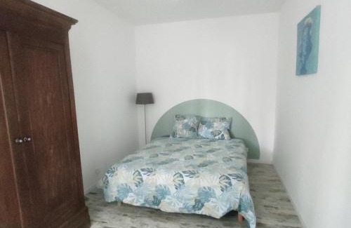 Barsac Apartment | Charming Stay Near Castles - Oceanfront & Pet Friendly