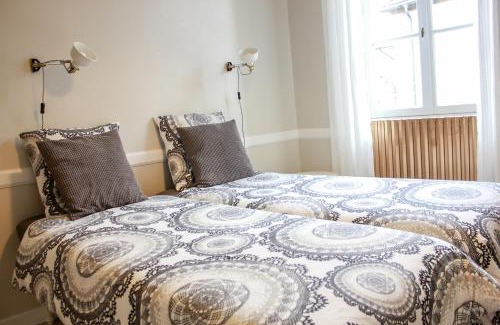 Lucenay-l'Eveque Apartment | Cozy Appartement Passe Partout: Family-Friendly Retreat