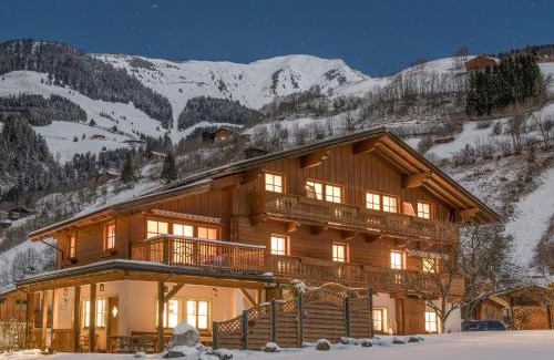 Rauris Apartment | Top-Rated Appartement-Pension Fahrnberggut with Family Kitchen