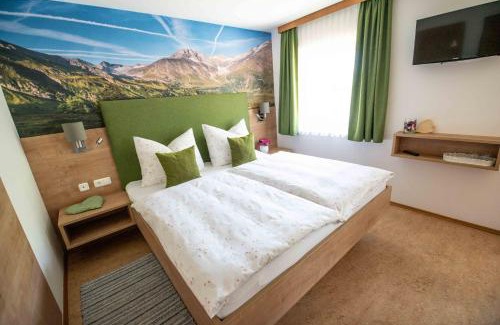 Rauris Apartment | Top-Rated Appartement-Pension Fahrnberggut with Family Kitchen