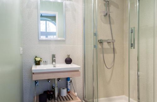 Centre Sud Apartment | Pet-Friendly Appartement - Petit Buffon with Breakfast Included