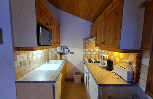 Beaufort Apartment | Cozy Apartment at Ski Slopes for 6 Guests - GRAN11