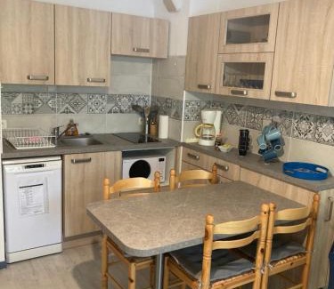 Treboul Apartment | Beachfront Appartement Plage Sables Blancs, Rated 8.8/10