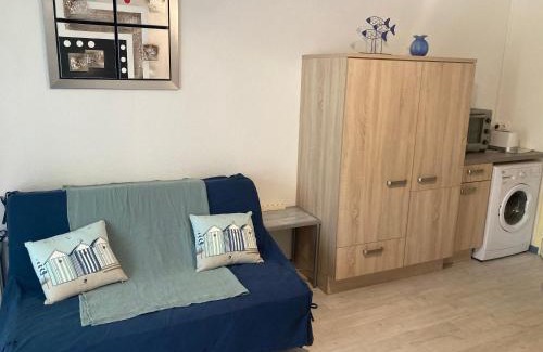 Treboul Apartment | Beachfront Appartement Plage Sables Blancs, Rated 8.8/10