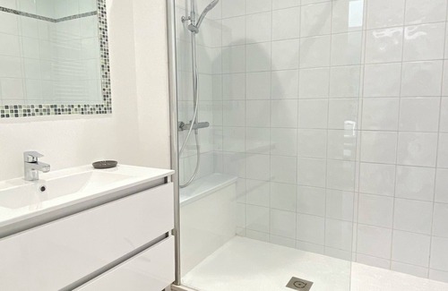 Etaples Apartment | Cozy Apartment Facing the Port - Pet Friendly & Family Ready