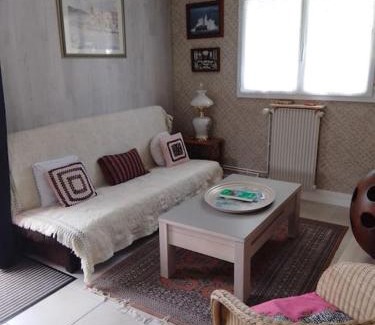 Pont-l'Abbe Apartment | Cozy Appartement Pont l'Abbé: Ideal for Family Getaways