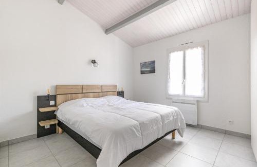 La Gueriniere Apartment | Bright Accommodation for Four in the Heart of the Isle