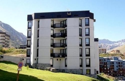 Le Lavachet Apartment | Cozy Mountain View Apartment in Tignes for 4 Guests
