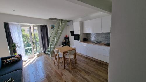 Beaulieu-sur-Mer Apartment | Oceanfront Appartement Premium with Child-Friendly Amenities