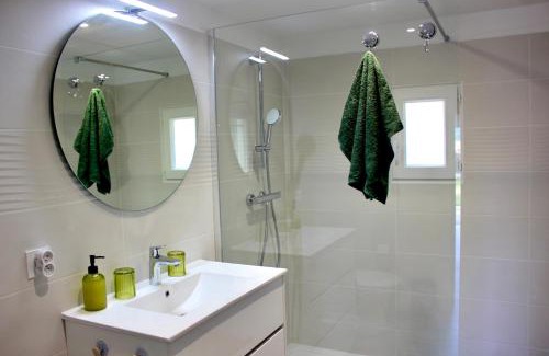 Figanieres House | Tranquil Private Apartment in the Countryside with Pool