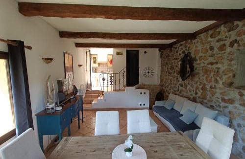 Utelle Apartment | Private Appartement in a Family-Friendly Home with Pets Welcome