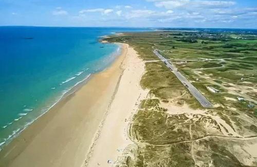Carnac Apartment | Cozy Beachside Apartment with Sea View and Family-Friendly Perks