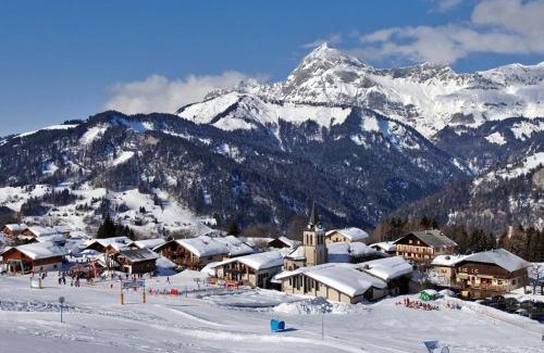 Crest-Voland Apartment | Cozy Apartment by the Slopes with Mezzanine and Great Views