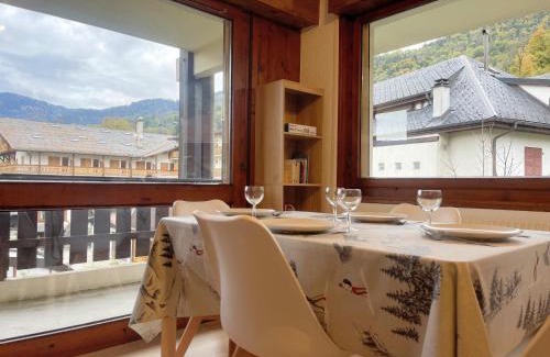 Samoens Apartment | Cozy Appartement Samoëns for 3 - Ideal Family Retreat