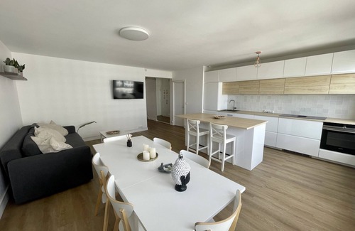 Quartier de la Maison-Blanche Apartment | Elegant Apartment with Breathtaking Paris Views & Spa