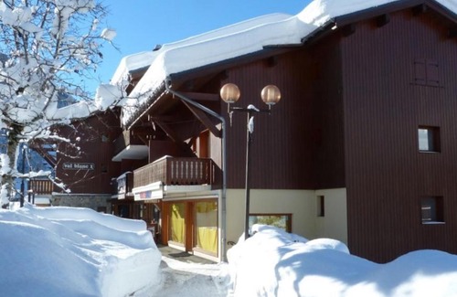 Areches Apartment | Central Apartment for 4 with Pool and Mountain Views