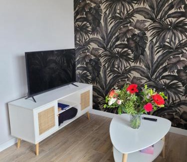 Jouvence Apartment | Renovated Apartment Near République - Pet Friendly & Family Gear
