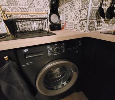 Jouvence Apartment | Renovated Apartment Near République - Pet Friendly & Family Gear