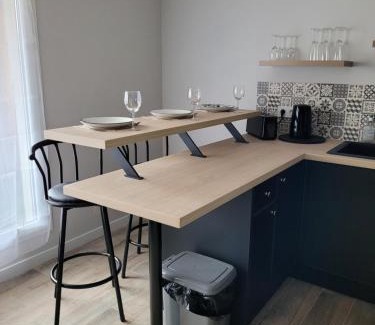 Jouvence Apartment | Renovated Apartment Near République - Pet Friendly & Family Gear