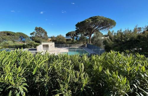 Plage de la Garonnette Apartment | Beautiful Résidence RIVES D'EDEN with Oceanfront Pool