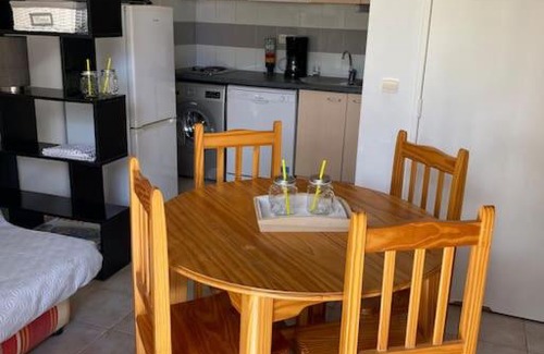 Calvisson Apartment | Pet-Friendly Appartement P2 with Ocean View & Pool