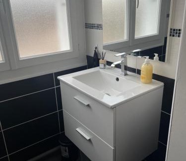 Sens Apartment | Cozy Appartement Résidence Théâtre with 8.9/10 Rating
