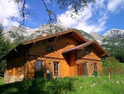 Ramsau am Dachstein Apartment | Discover Appartement Fichte: Pet Friendly with Hot Tub