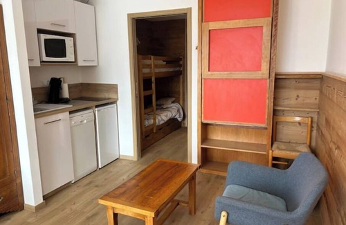 Les Deux Alpes Apartment | Unique 65 m² Adaptable Apartment with Pool & Family Amenities