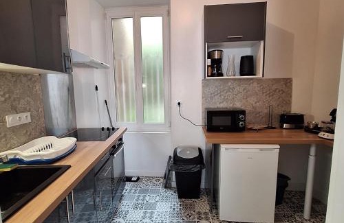 Mayenne Apartment | Cozy City-Center Apartment with Bike Rentals Available