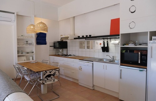 Le Lavandou Apartment | Cozy Appartement Rdj Near Shops, Port and Beach Access
