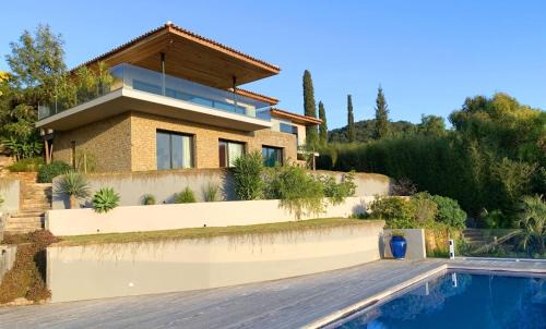 Carqueiranne Apartment | Oceanfront 4-Bedroom Apartment with Pool & Sea Views