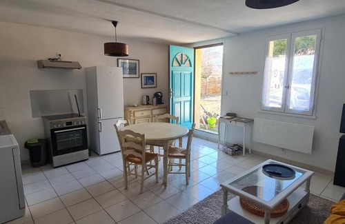 Curnier Apartment | Pet-Friendly Appartment Jas des Baronnies with Hot Tub